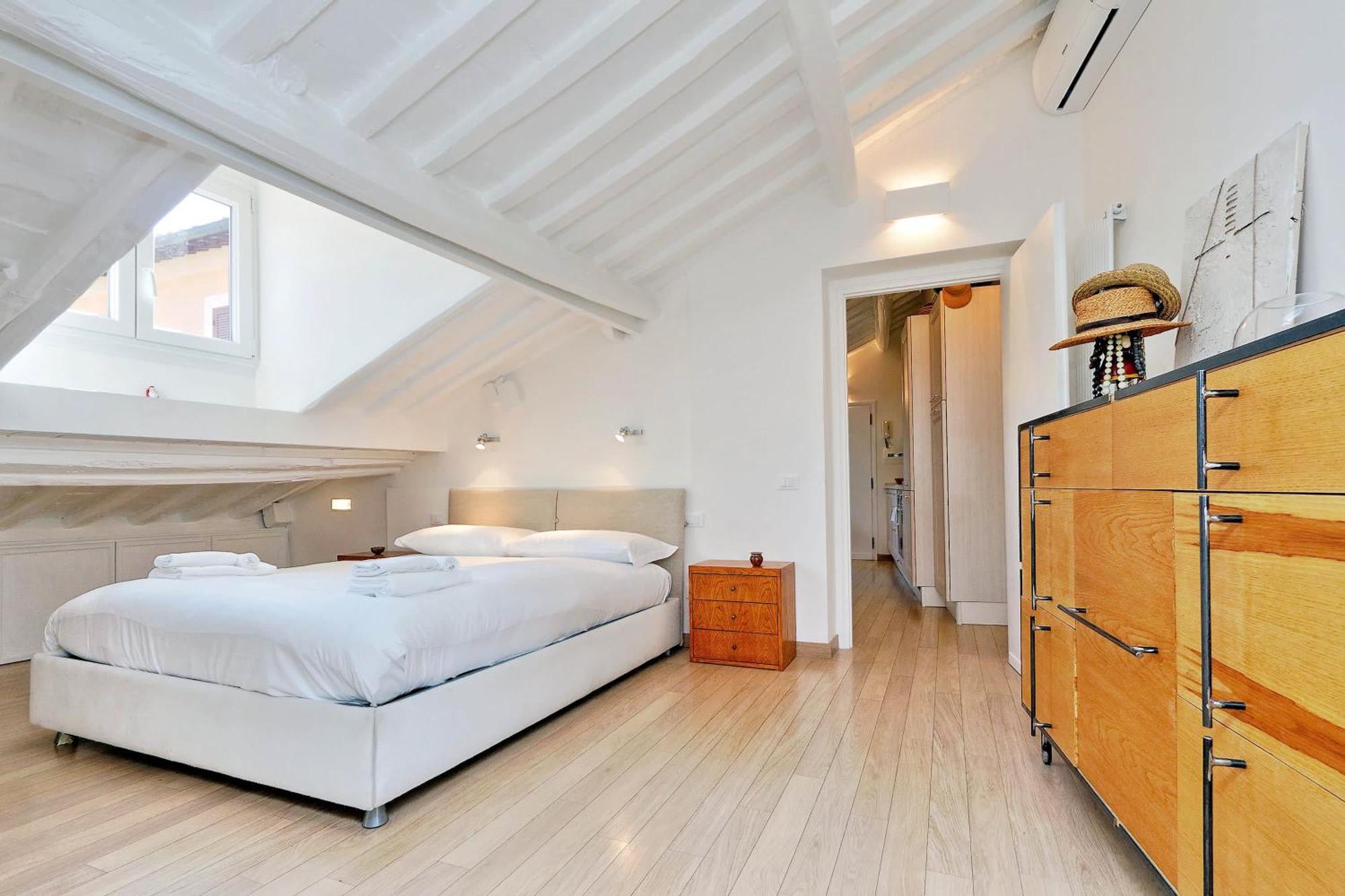 Pantheon Charming Attic | Romeloft Apartment Bagian luar foto